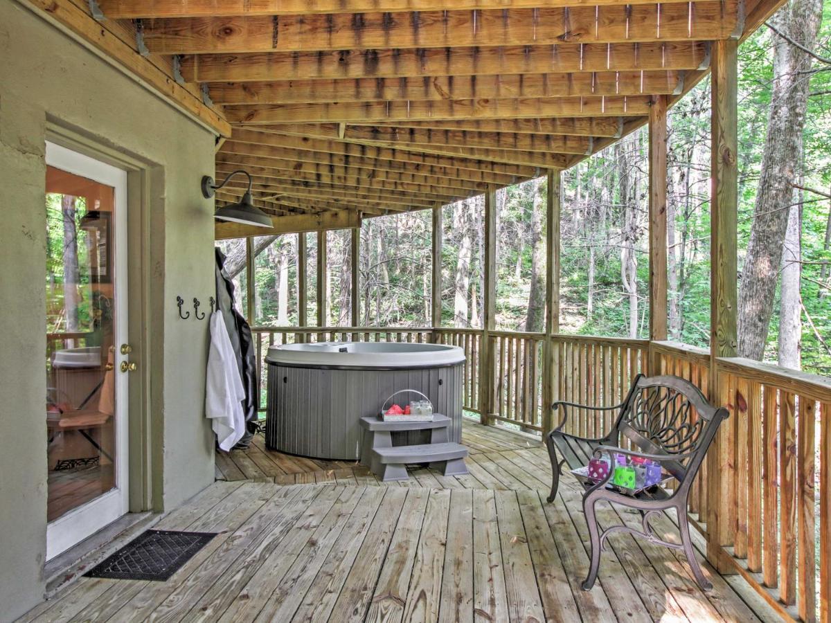 Unique Gatlinburg Cabin Decks, Hot Tub, Fire Pit Eksteriør bilde