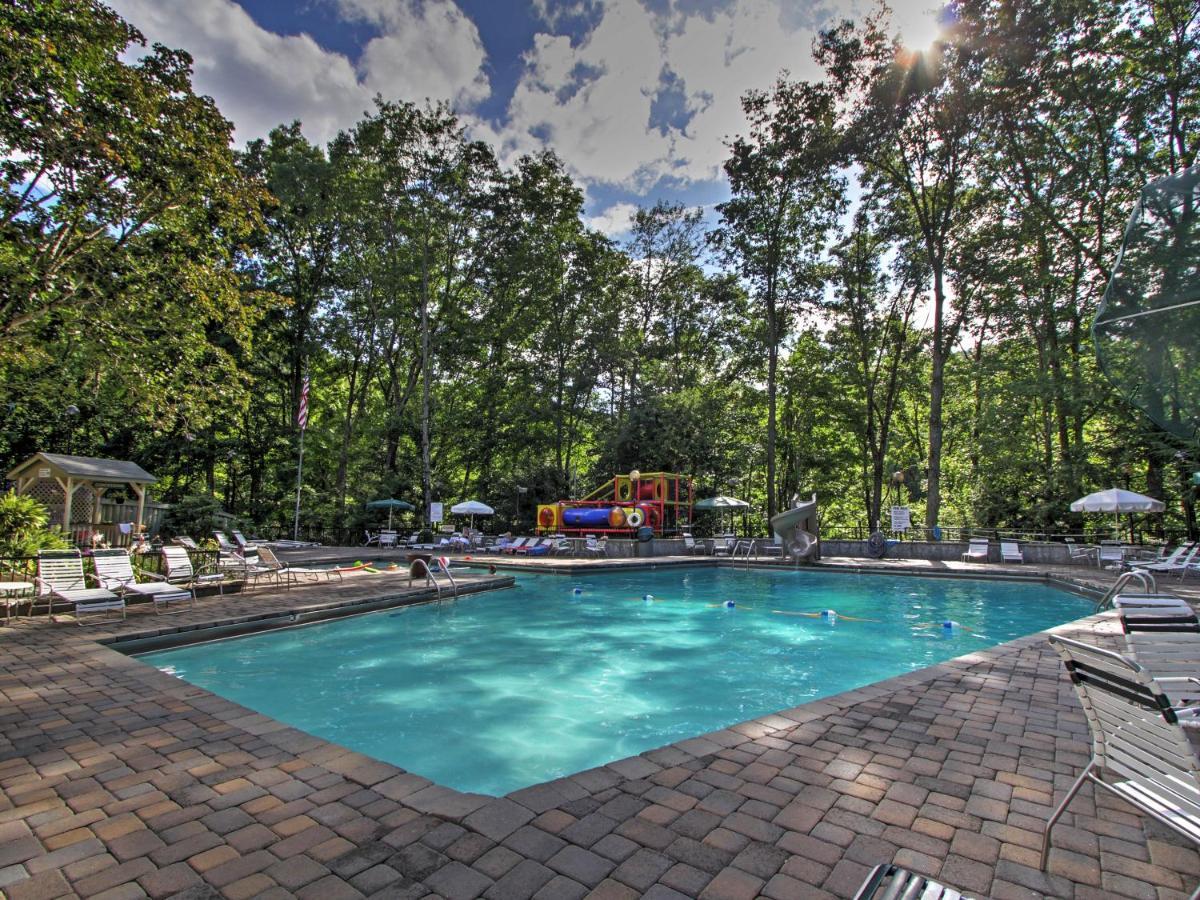 Unique Gatlinburg Cabin Decks, Hot Tub, Fire Pit Eksteriør bilde
