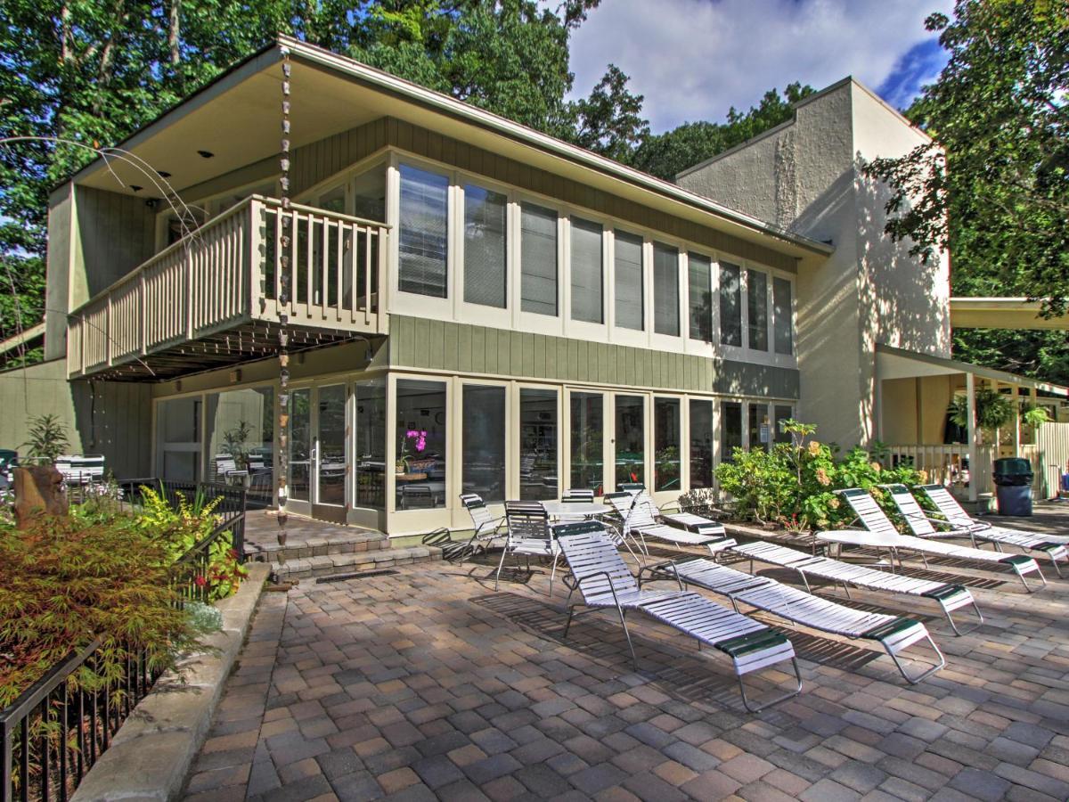 Unique Gatlinburg Cabin Decks, Hot Tub, Fire Pit Eksteriør bilde